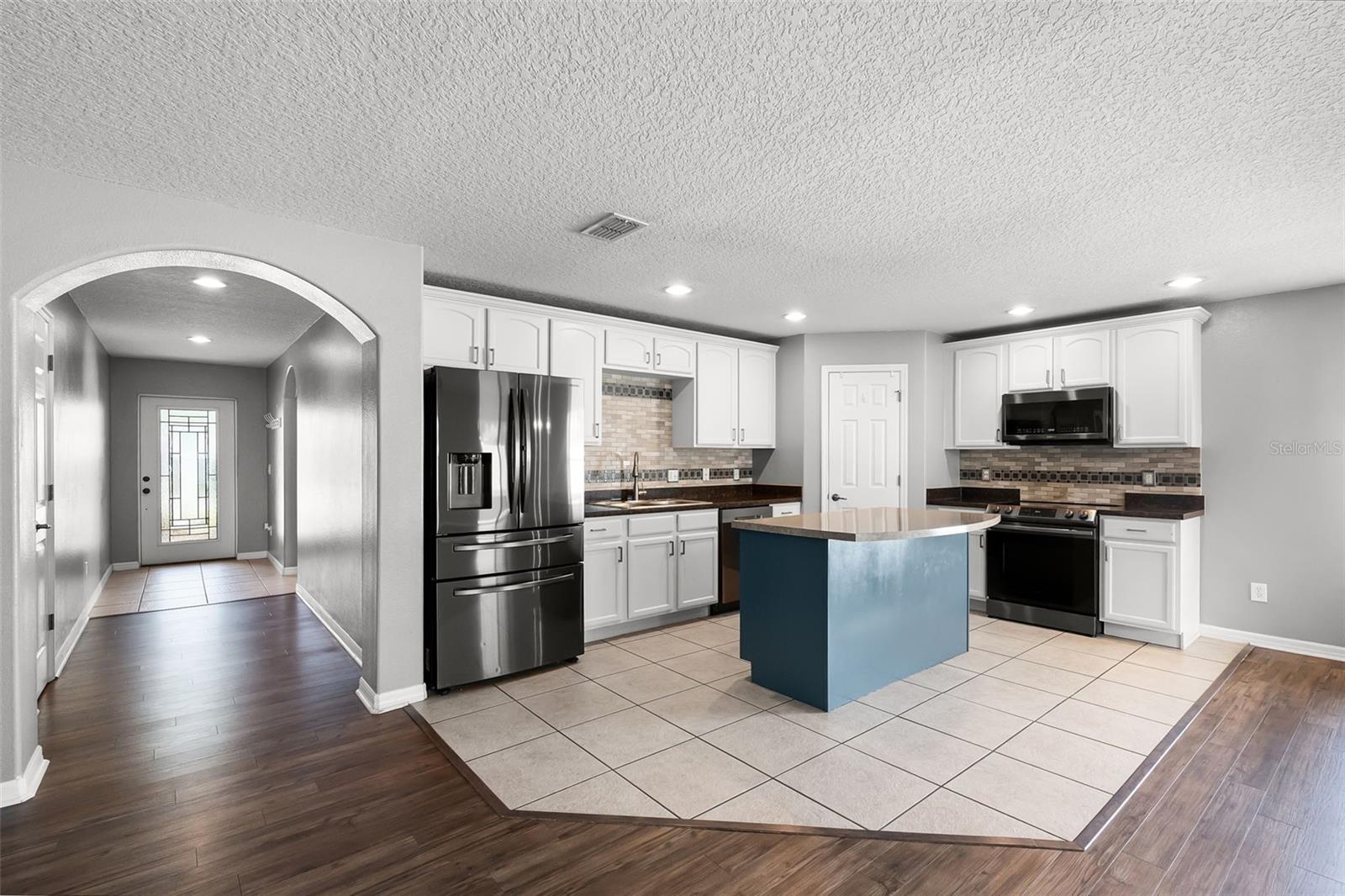 2885 LAFAYETTE TRACE DRIVE