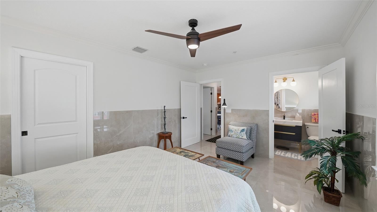 TWIN SHORES MOBILE HOME - Residential