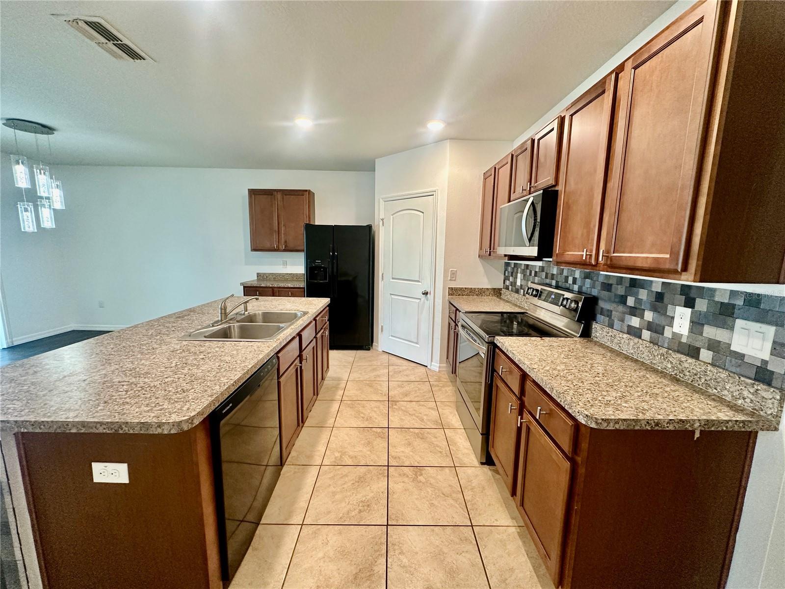 COVENTRY COVE PH II - Residential Lease