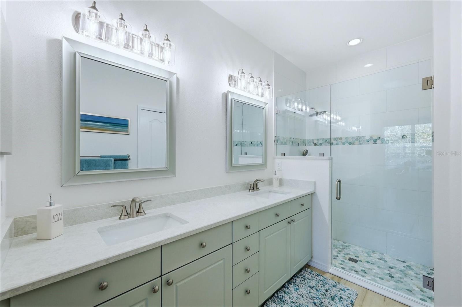 PELICAN POINTE GOLF & COUNTRY CLUB - Residential