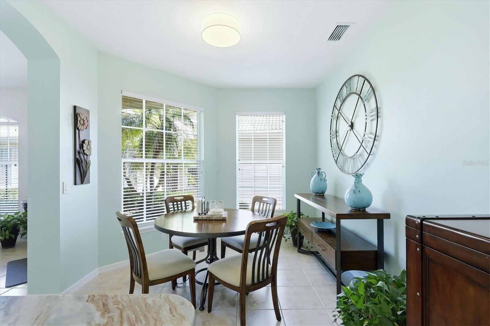 PELICAN POINTE GOLF & COUNTRY CLUB - Residential