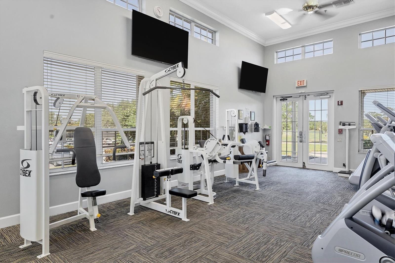 PELICAN POINTE GOLF & COUNTRY CLUB - Residential