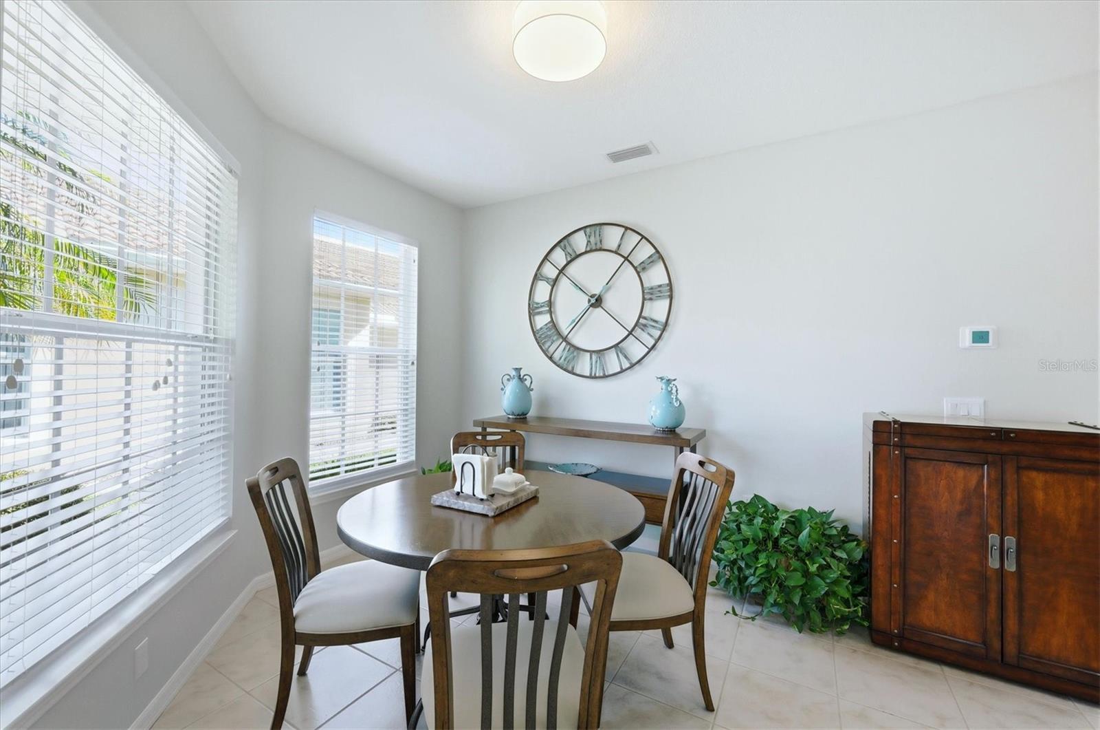 PELICAN POINTE GOLF & COUNTRY CLUB - Residential