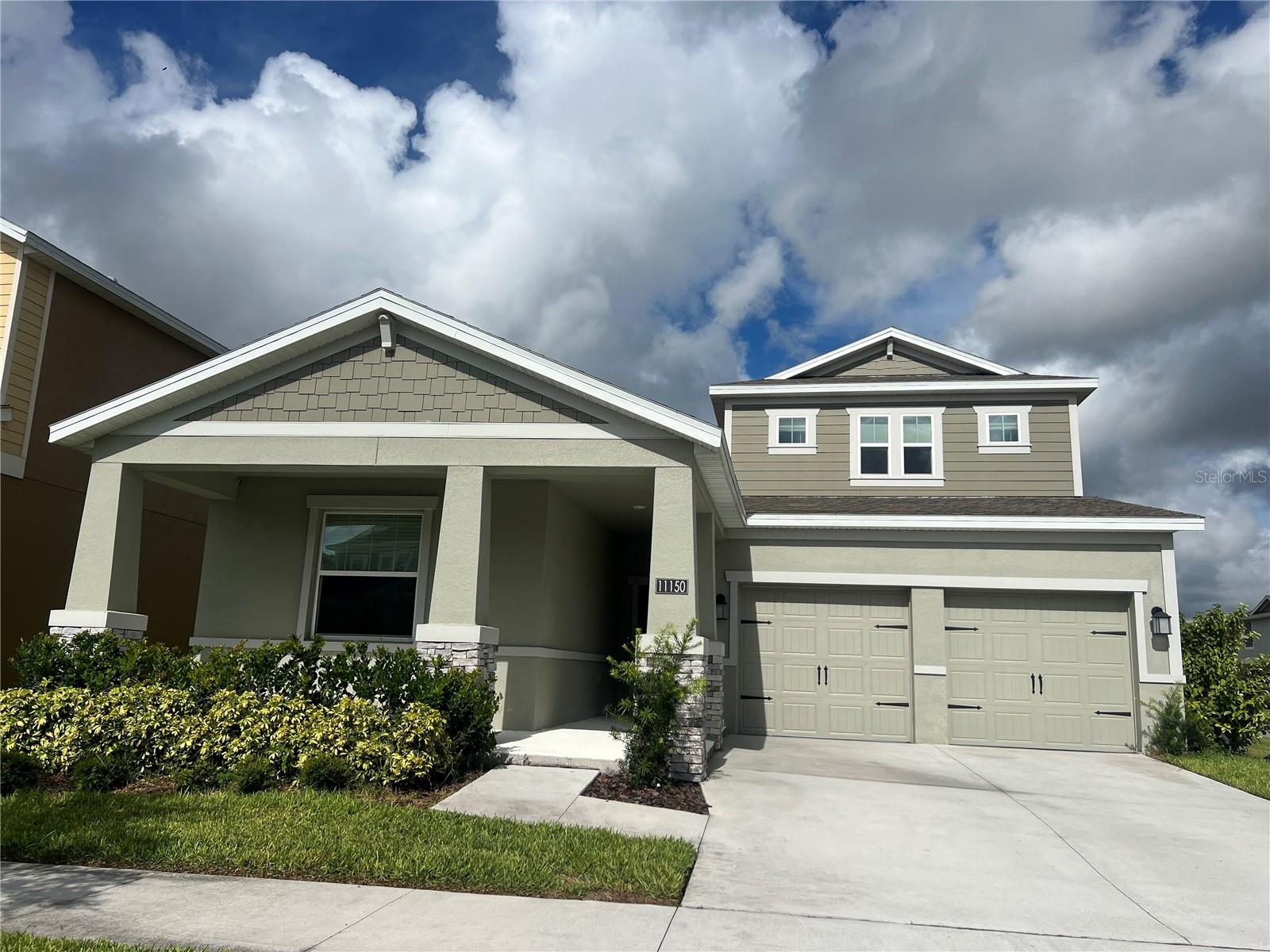 Beautiful House for Rent – Storey Grove, Winter Garden, FL
Live in one of Winter Garden’s most desirable communities! This spacious and modern home in Storey Grove offers:
4 Bedrooms • 4 Bathrooms
Open concept living with a bright, airy layout
Modern kitchen with premium finishes
2-car garage and private backyard
Access to community amenities (parks, trails, and more)
Close to top-rated schools, shopping, dining, and major highways for easy commuting.
Contact today to schedule your private tour!