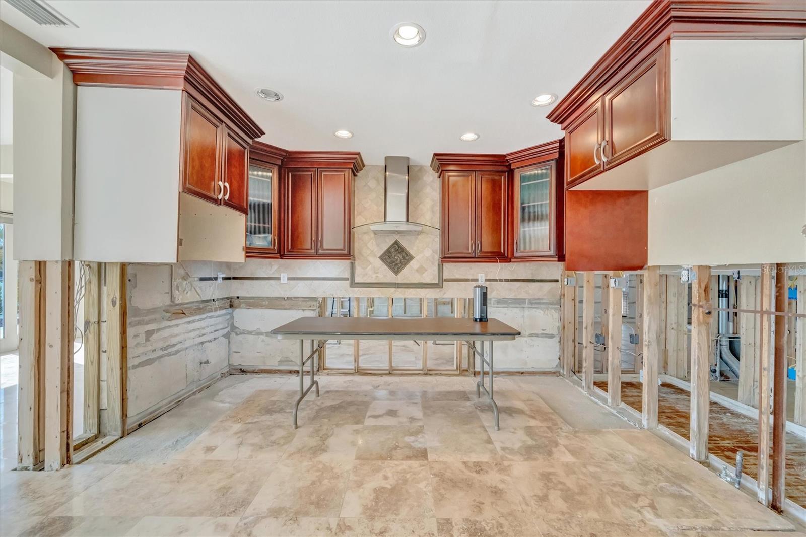 CAPRI ISLE SUB - Residential
