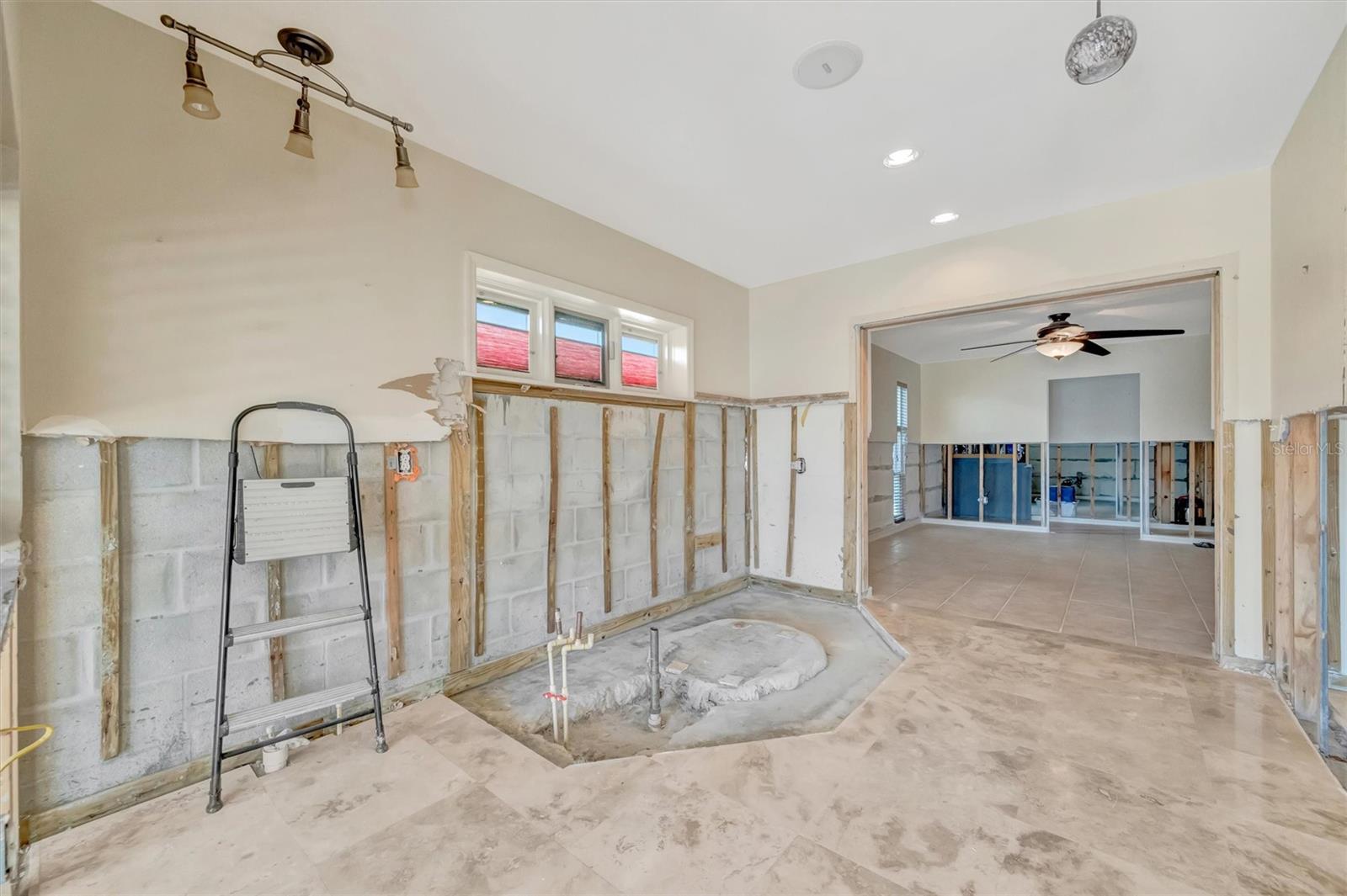 CAPRI ISLE SUB - Residential