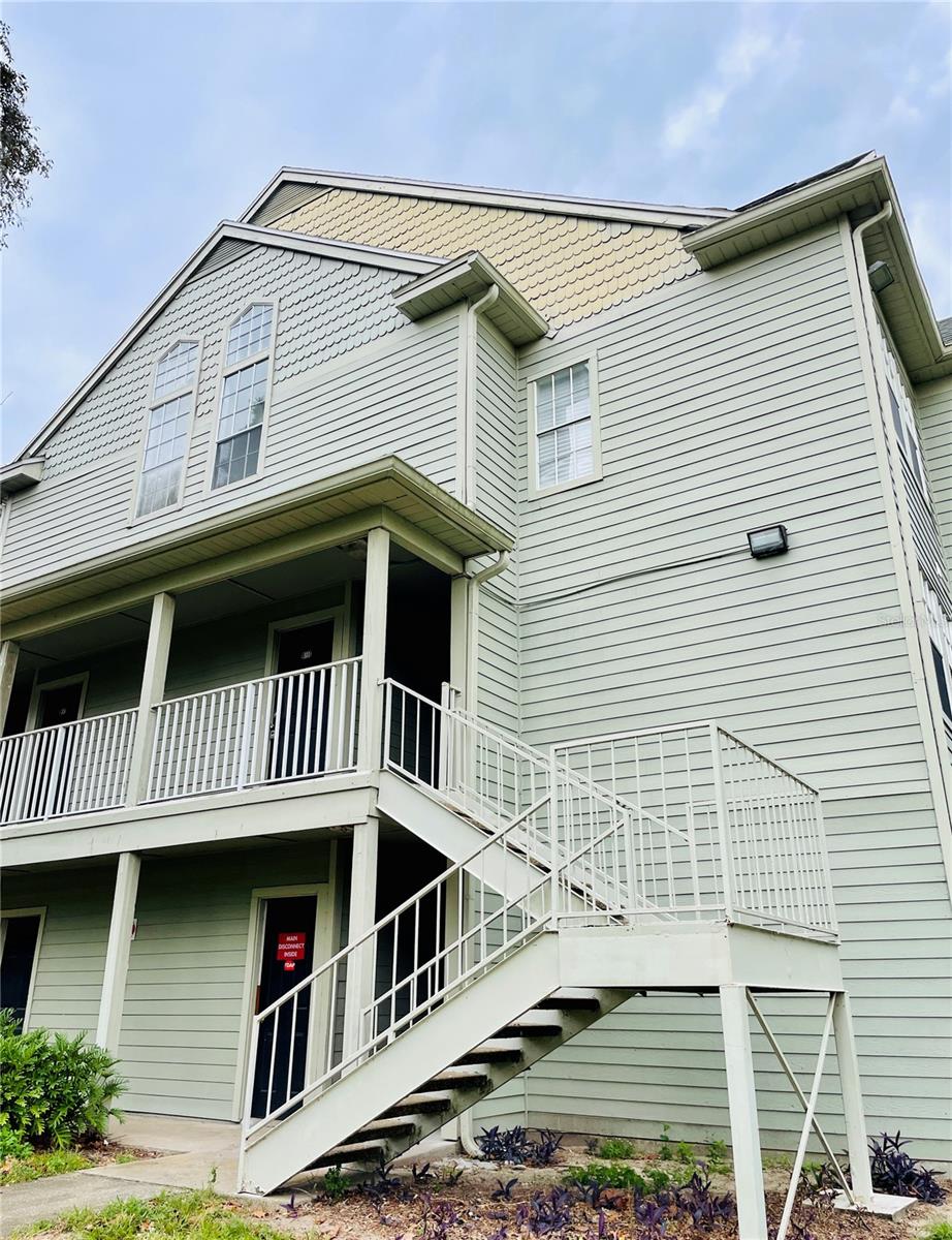 Welcome home! This cozy 2-bedroom, 2-bath home is available for immediate move-in! This property is recently remodeled, has all new stainless steel kitchen appliances, new Granite counters-tops and new cabinets, fresh paint throughout, and lots of storage. This condo has no carpet and features tile & warm laminate flooring throughout. Act now! This one won’t last long! All applicants are required to do a credit and background check. Renters insurance is required. Only 1 pet, not to exceed 35lbs, accepted on a case by case basis.