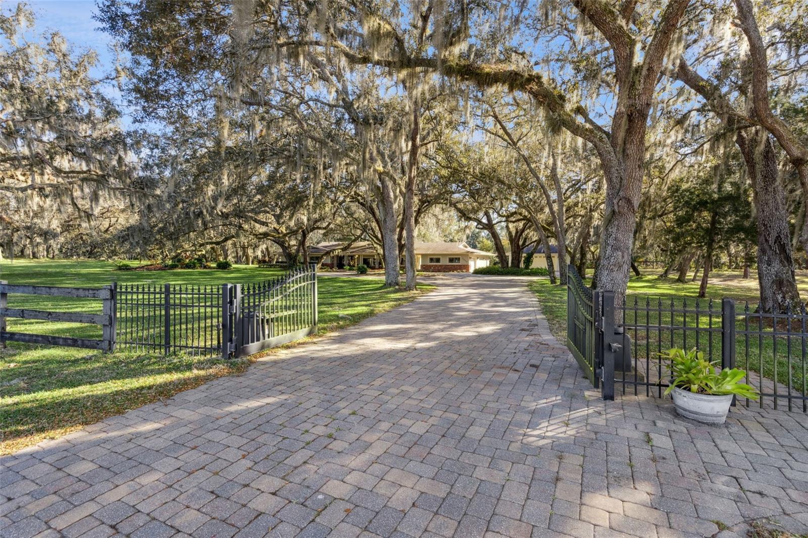 NO SUBDIVISION - Residential