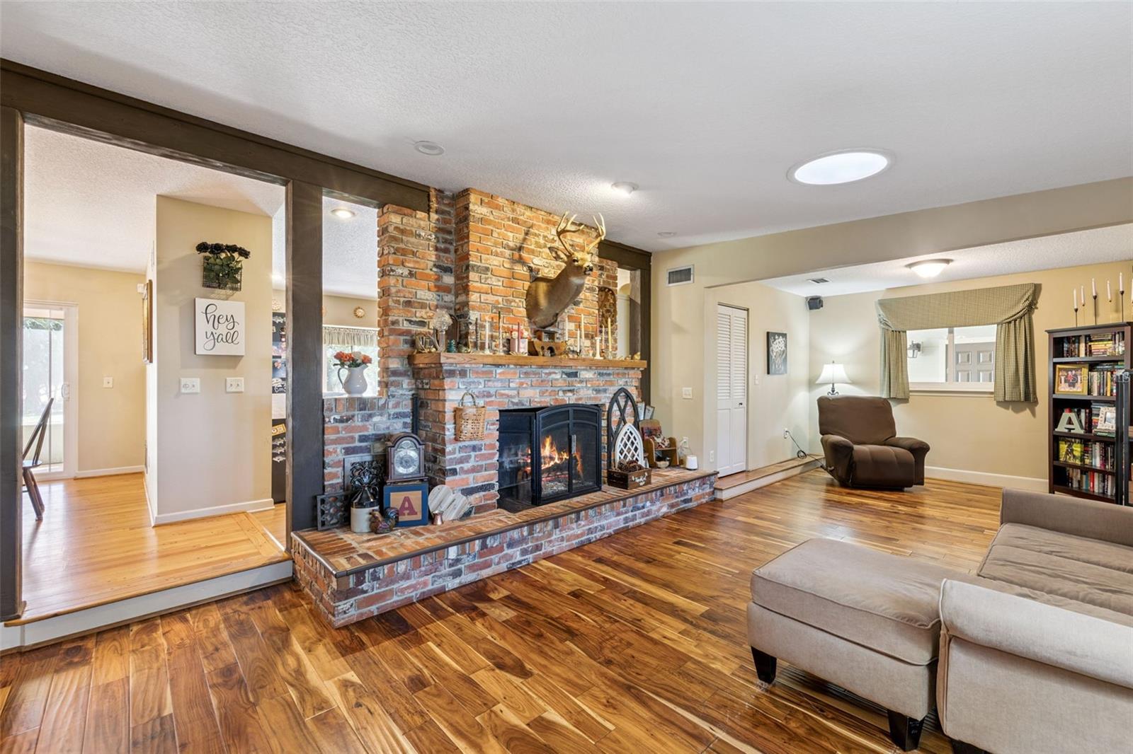 NO SUBDIVISION - Residential