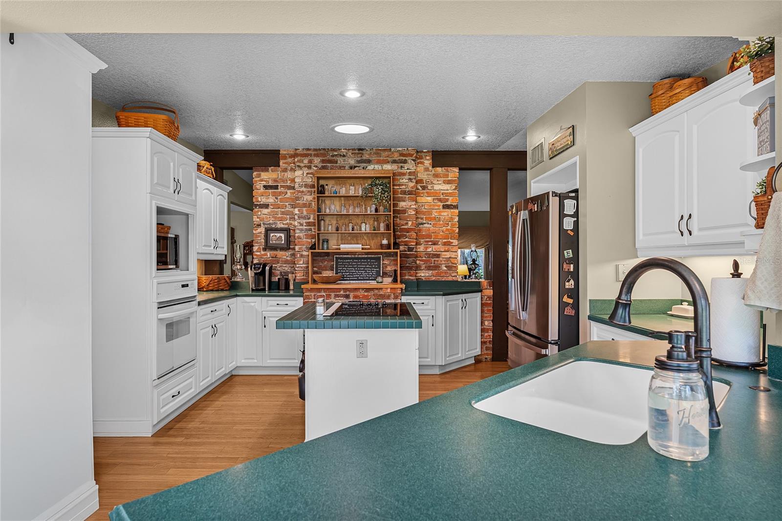 NO SUBDIVISION - Residential