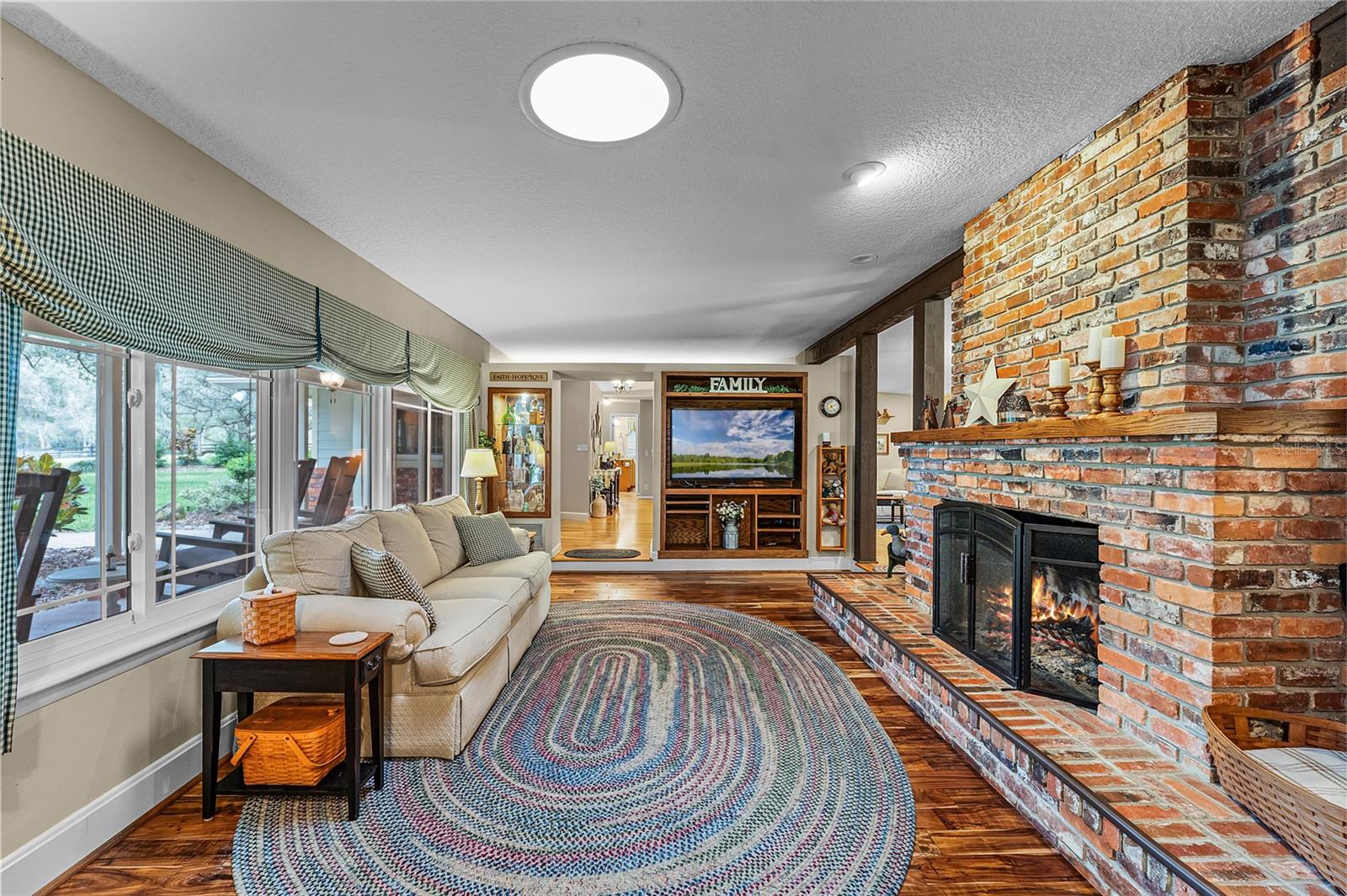 NO SUBDIVISION - Residential