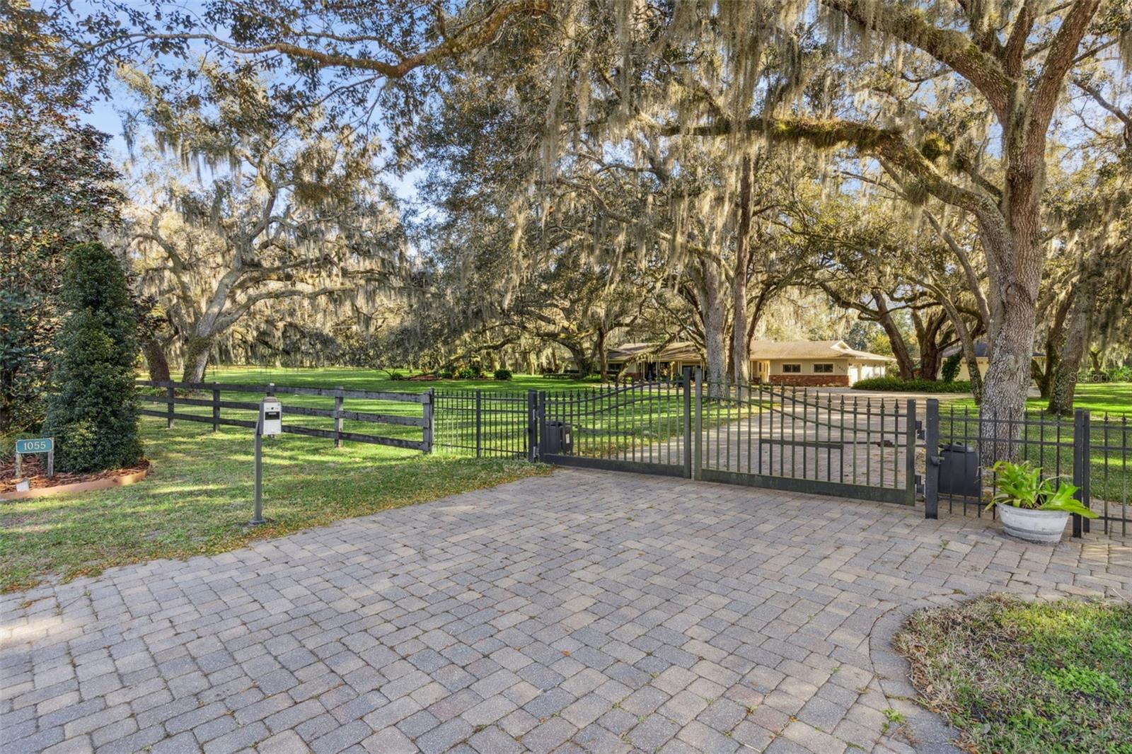 NO SUBDIVISION - Residential