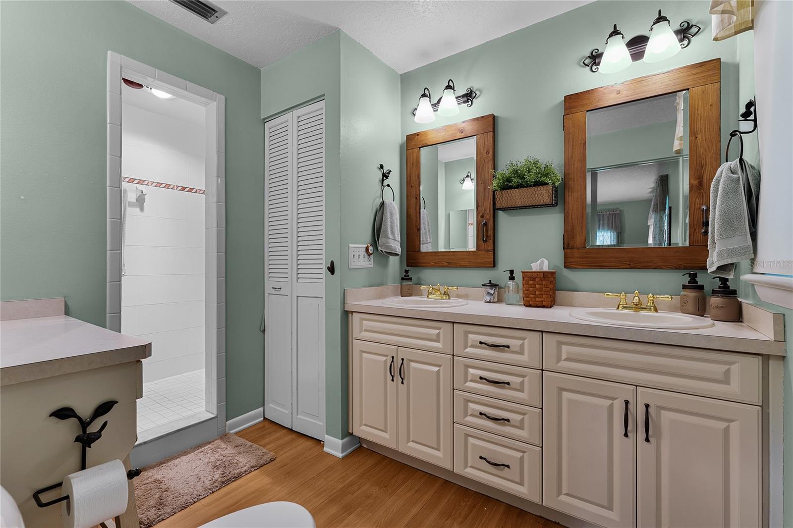 NO SUBDIVISION - Residential