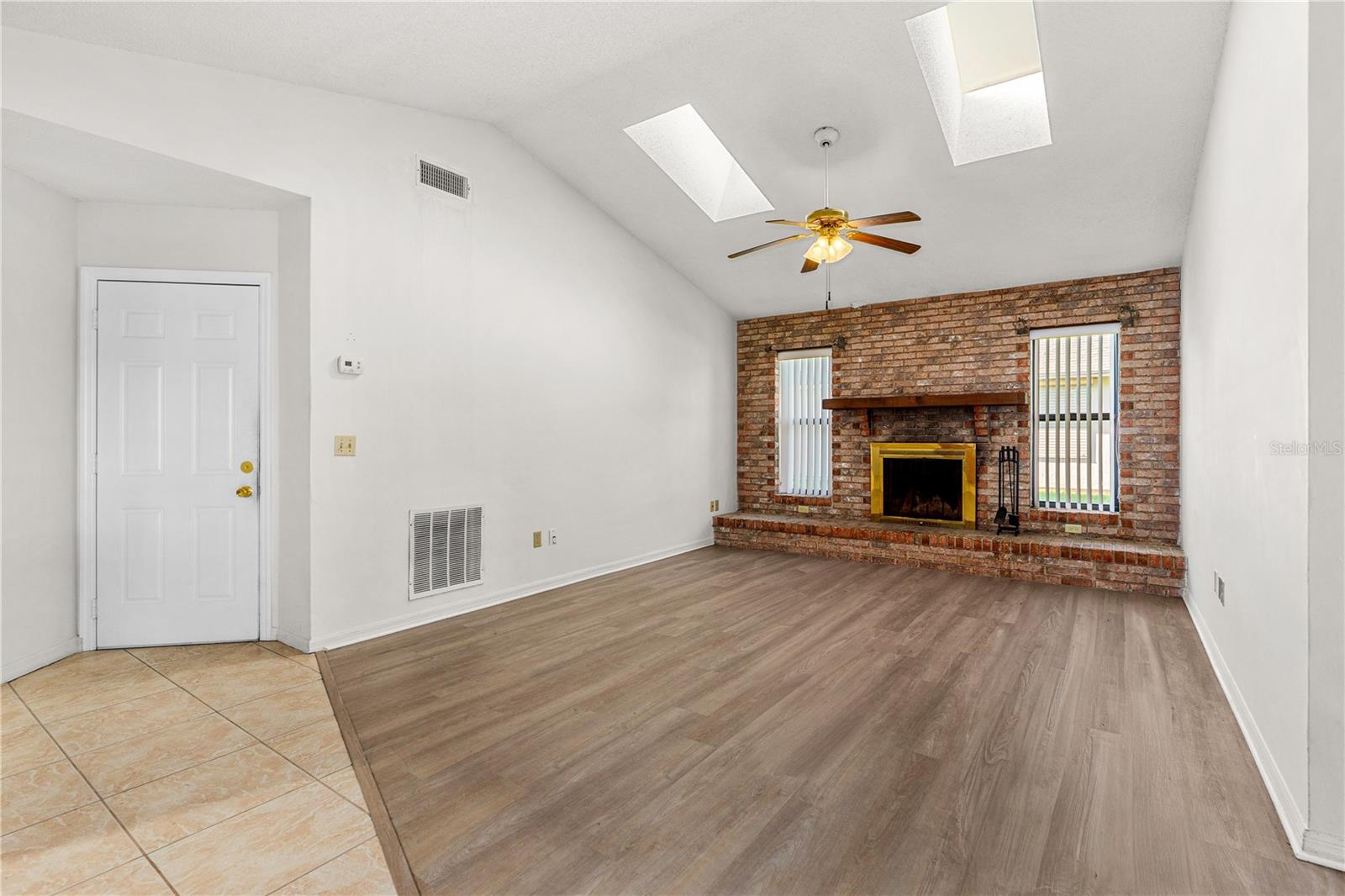 BRYAN CAVE ESTATES - Residential