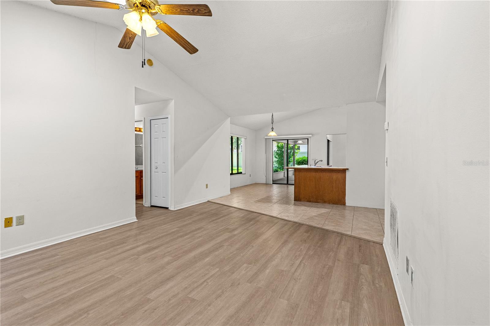 BRYAN CAVE ESTATES - Residential