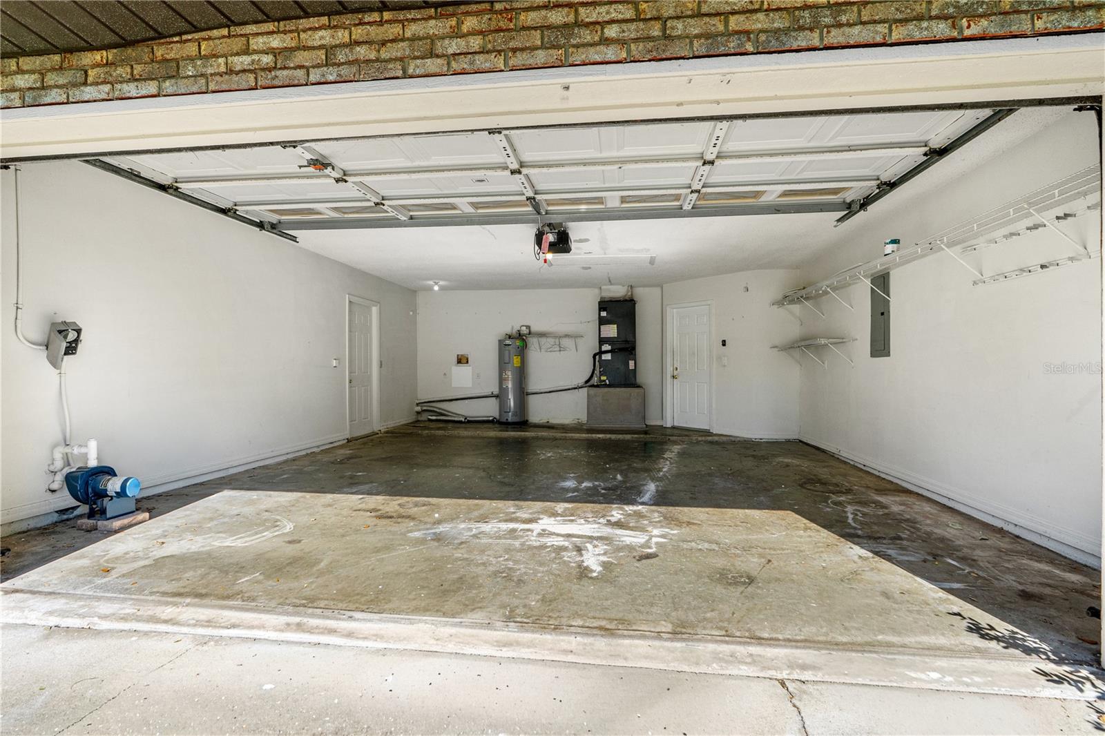 BRYAN CAVE ESTATES - Residential