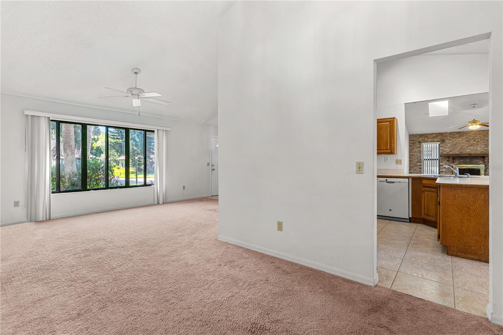 BRYAN CAVE ESTATES - Residential