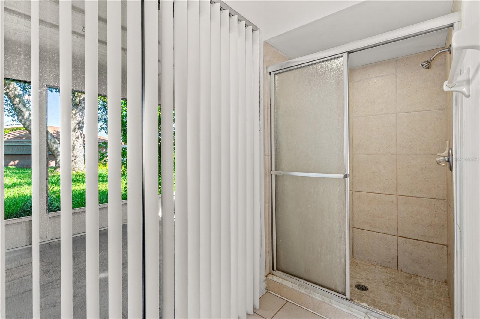 BRYAN CAVE ESTATES - Residential