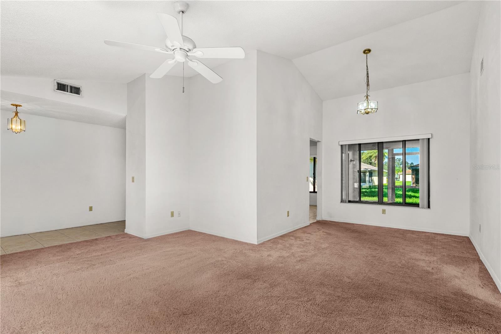 BRYAN CAVE ESTATES - Residential