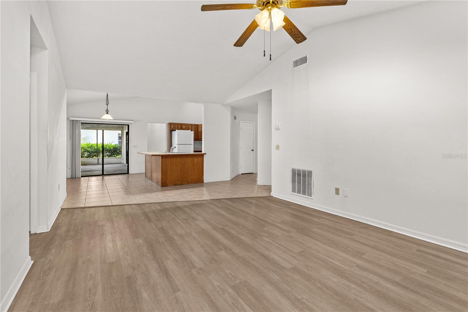 BRYAN CAVE ESTATES - Residential