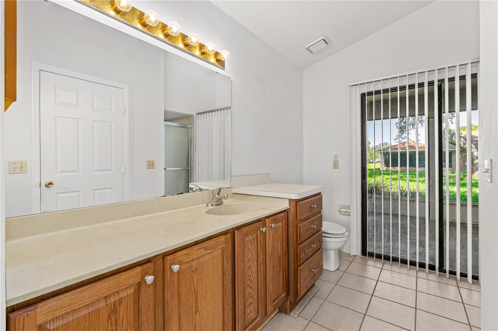 BRYAN CAVE ESTATES - Residential