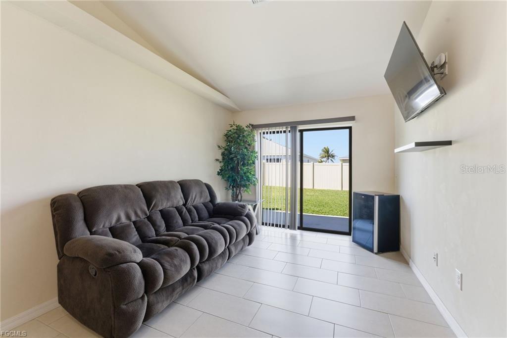 CAPE CORAL - Residential Income