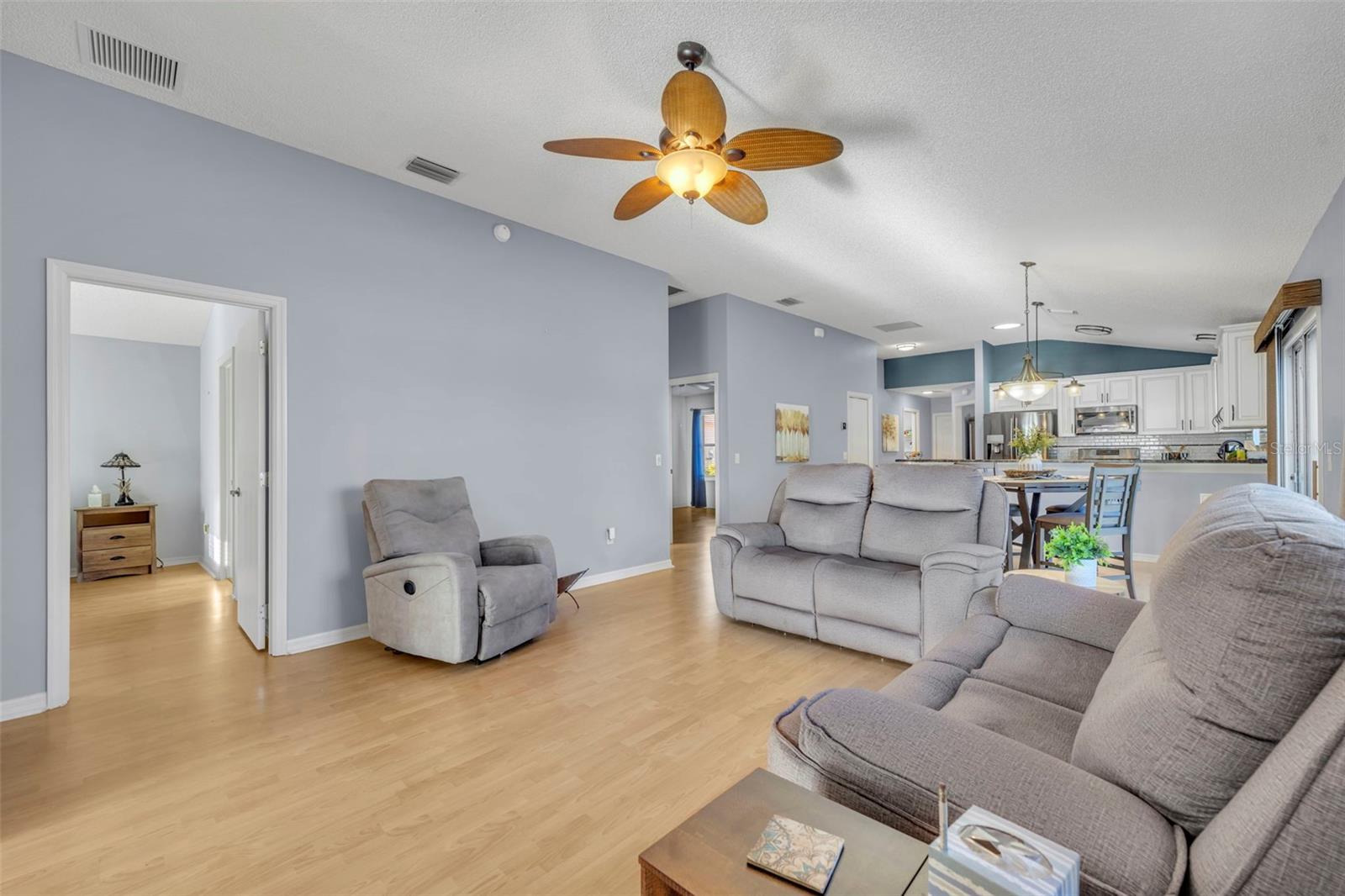 VILLAGES/MARION VILLAS/MORNING - Residential