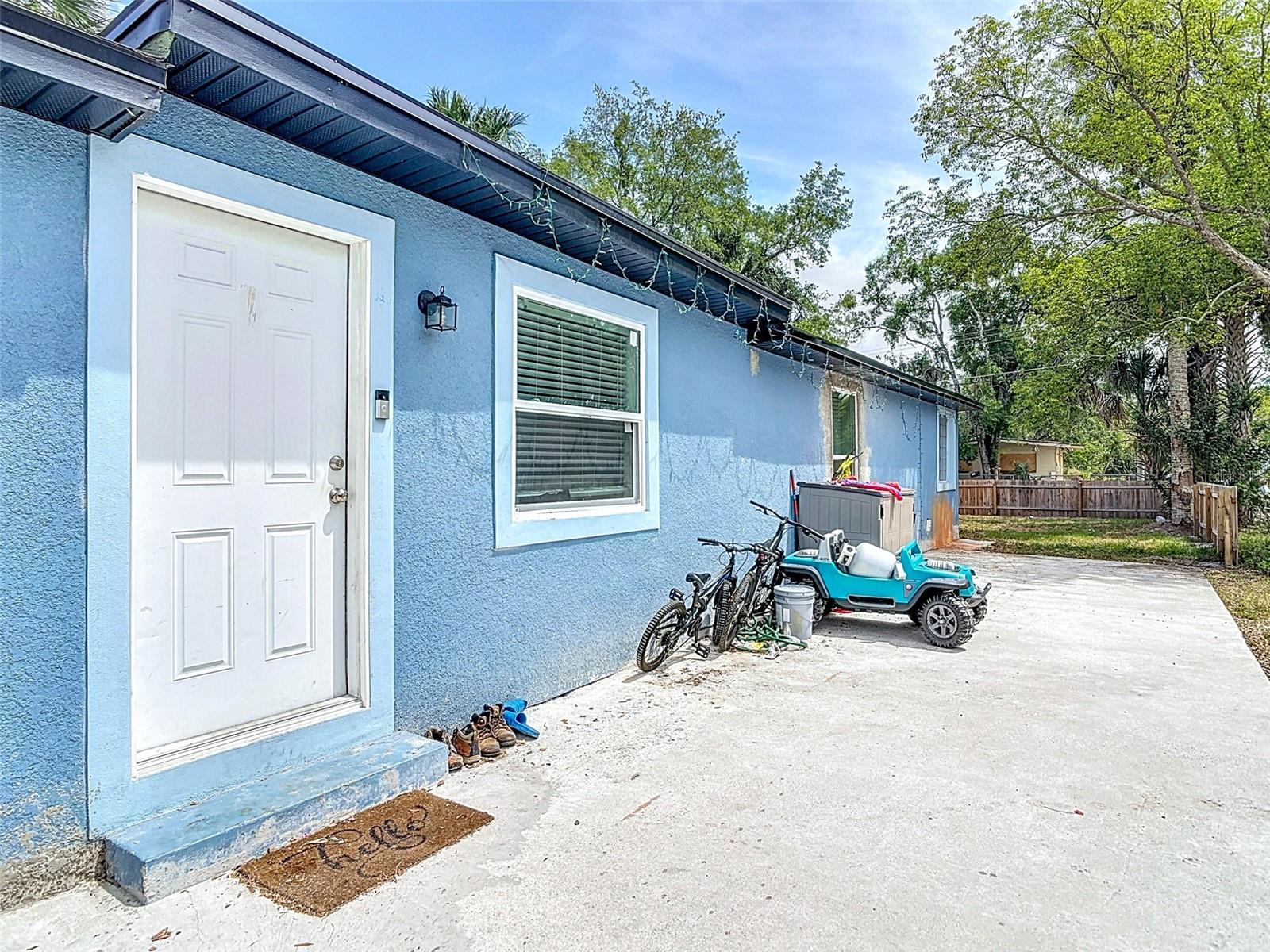 1403 W 13TH PLACE