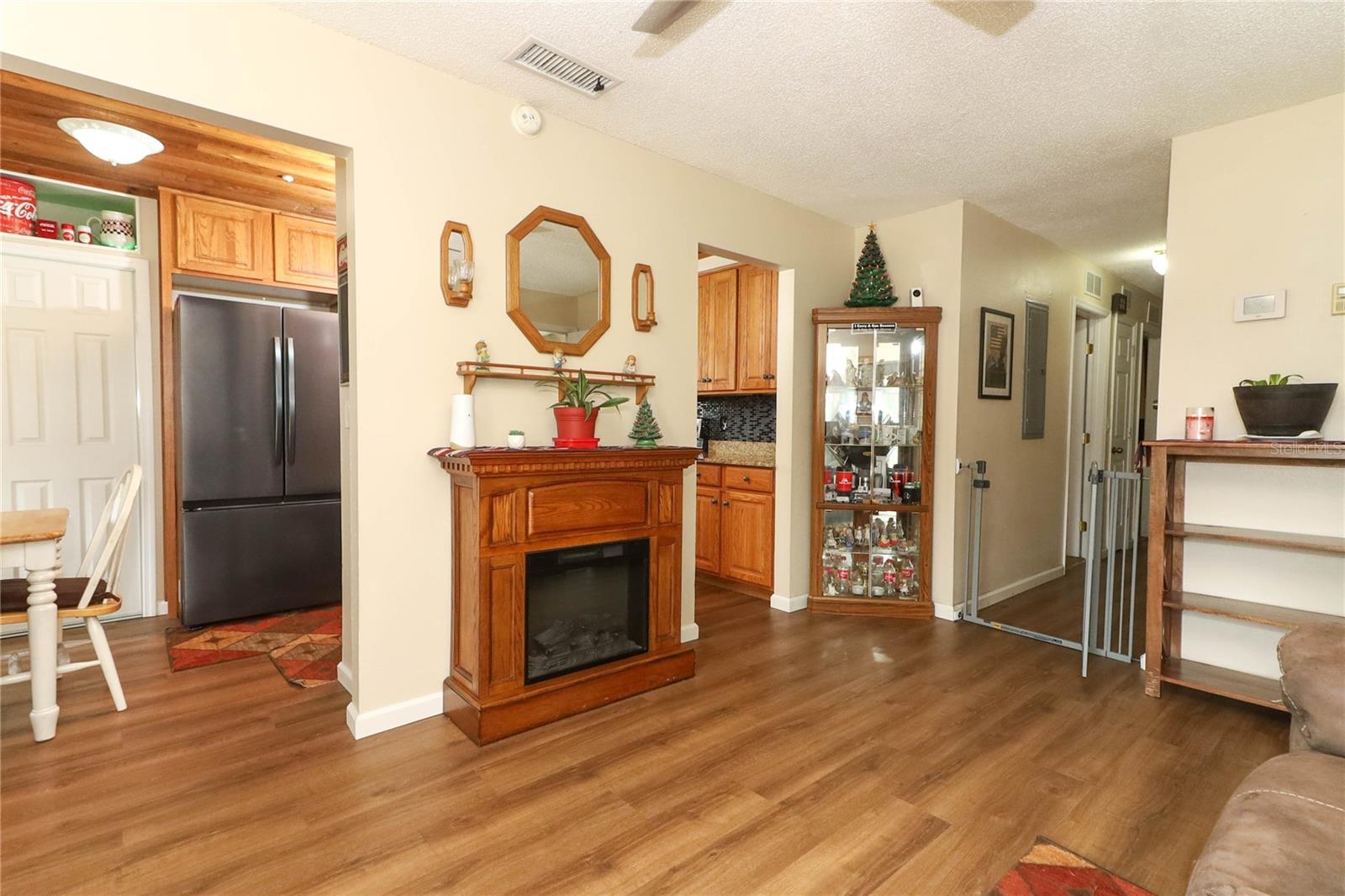 1078 AARON DRIVE