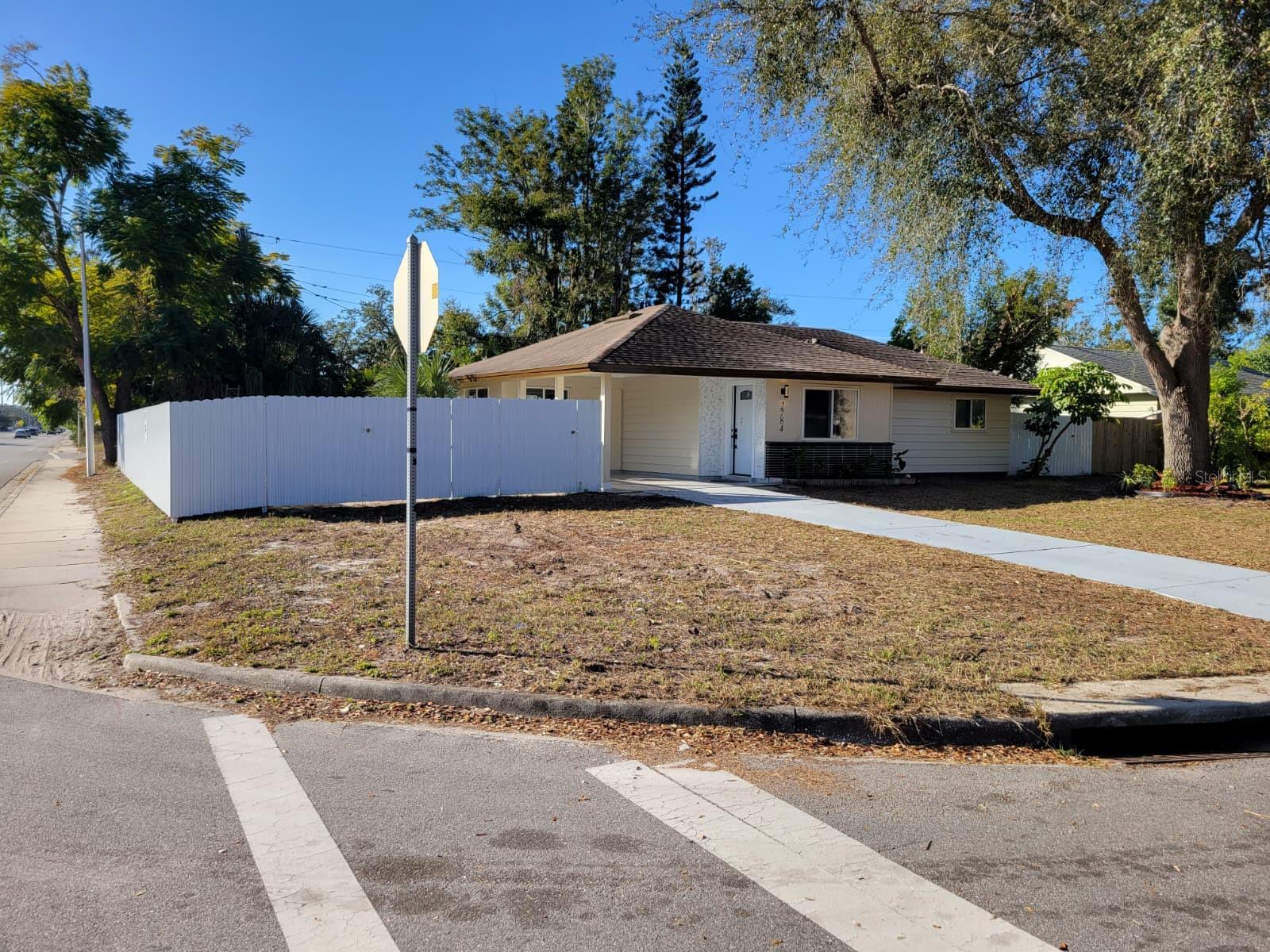 PAVER PARK ESTATES 1ST ADD - Residential Lease