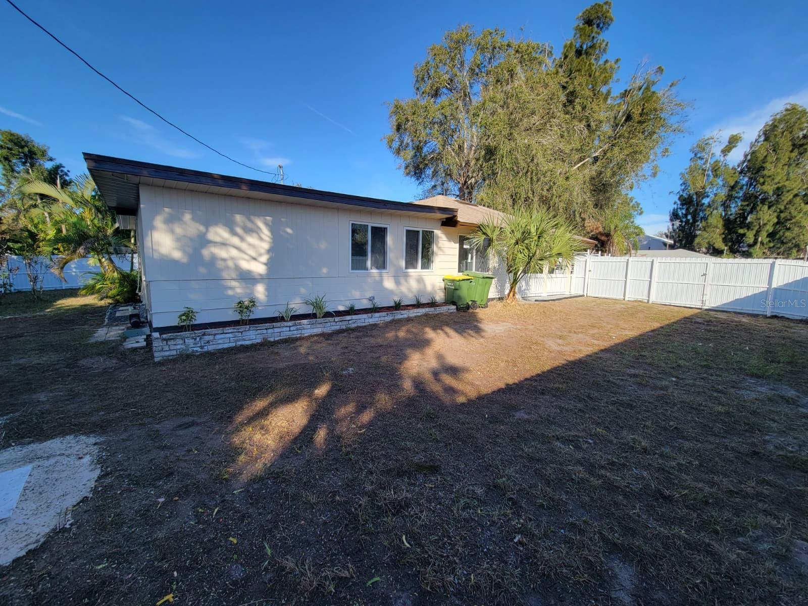 PAVER PARK ESTATES 1ST ADD - Residential Lease