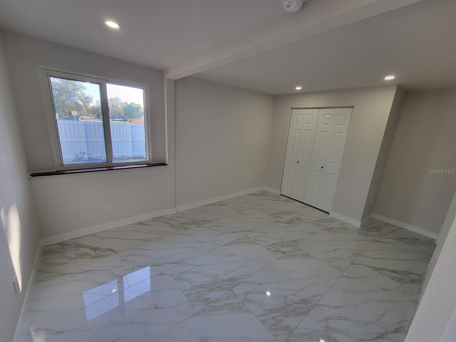 PAVER PARK ESTATES 1ST ADD - Residential Lease