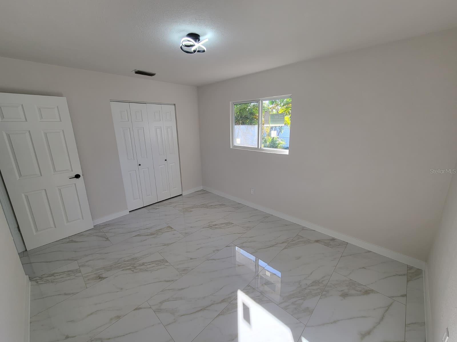 PAVER PARK ESTATES 1ST ADD - Residential Lease