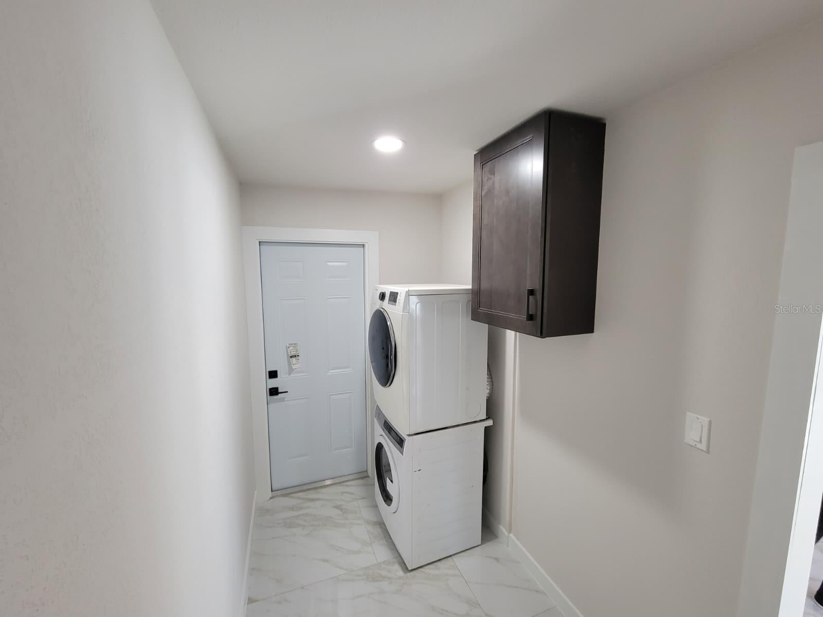 PAVER PARK ESTATES 1ST ADD - Residential Lease