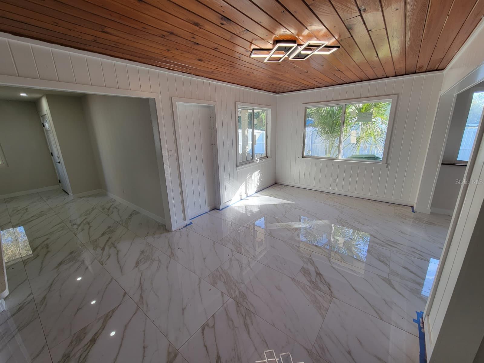 PAVER PARK ESTATES 1ST ADD - Residential Lease