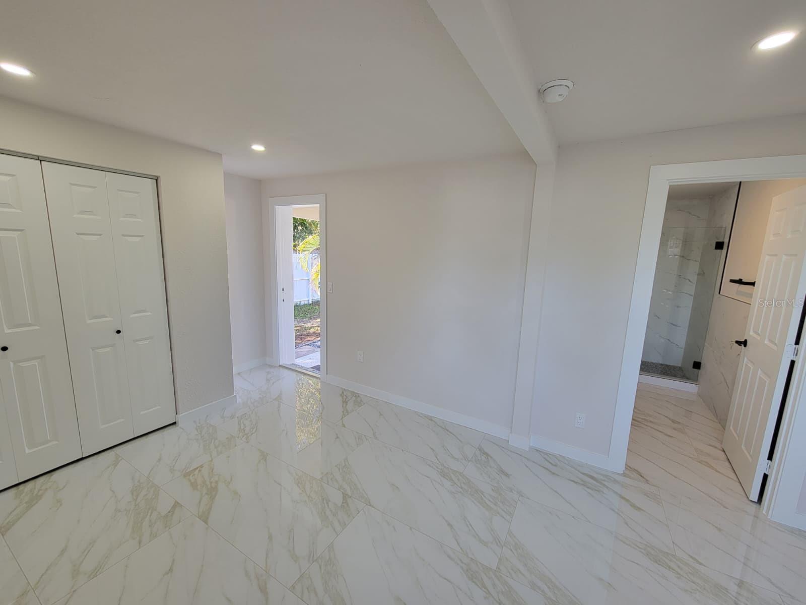 PAVER PARK ESTATES 1ST ADD - Residential Lease