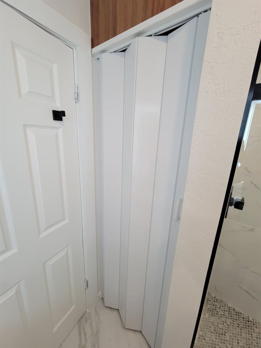 PAVER PARK ESTATES 1ST ADD - Residential Lease