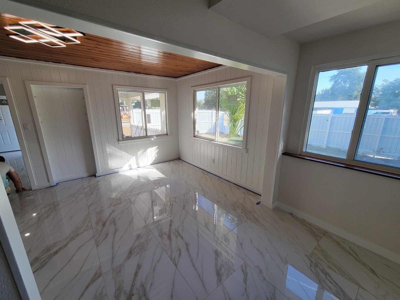 PAVER PARK ESTATES 1ST ADD - Residential Lease