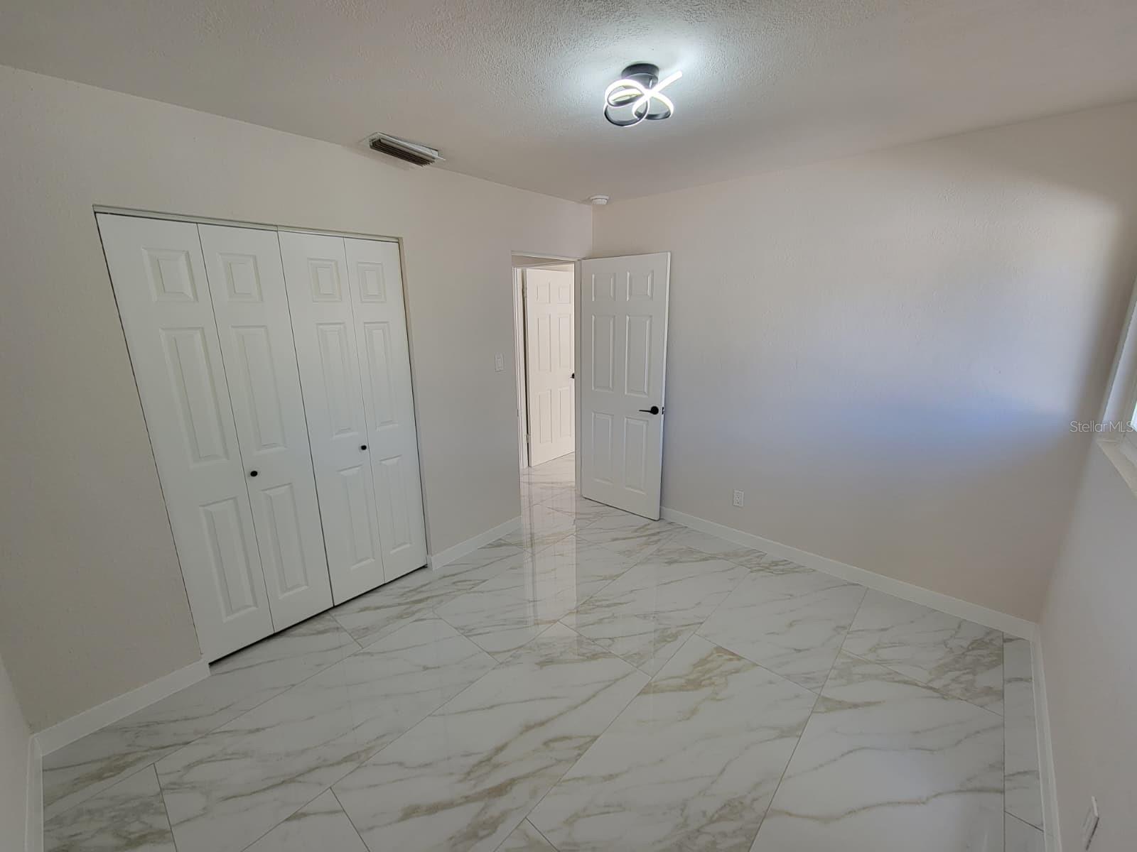 PAVER PARK ESTATES 1ST ADD - Residential Lease