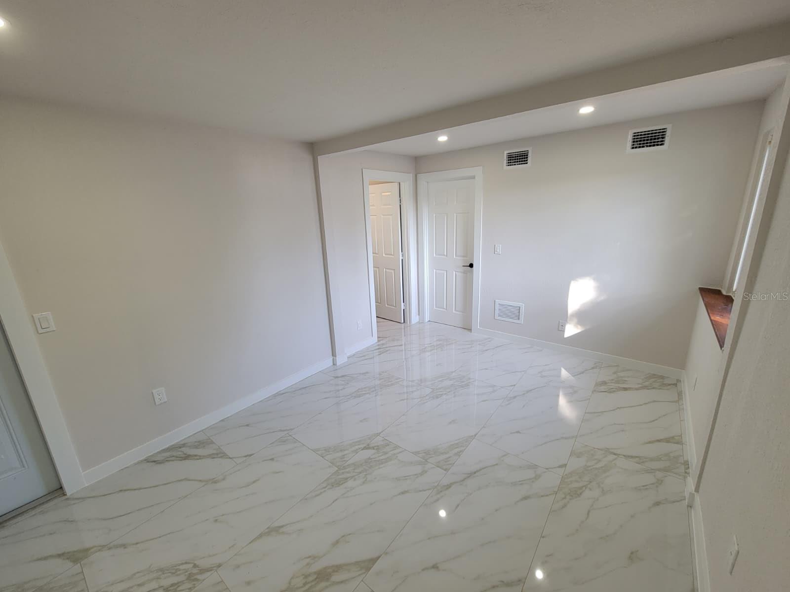 PAVER PARK ESTATES 1ST ADD - Residential Lease