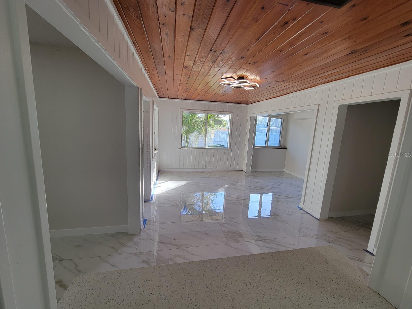 PAVER PARK ESTATES 1ST ADD - Residential Lease