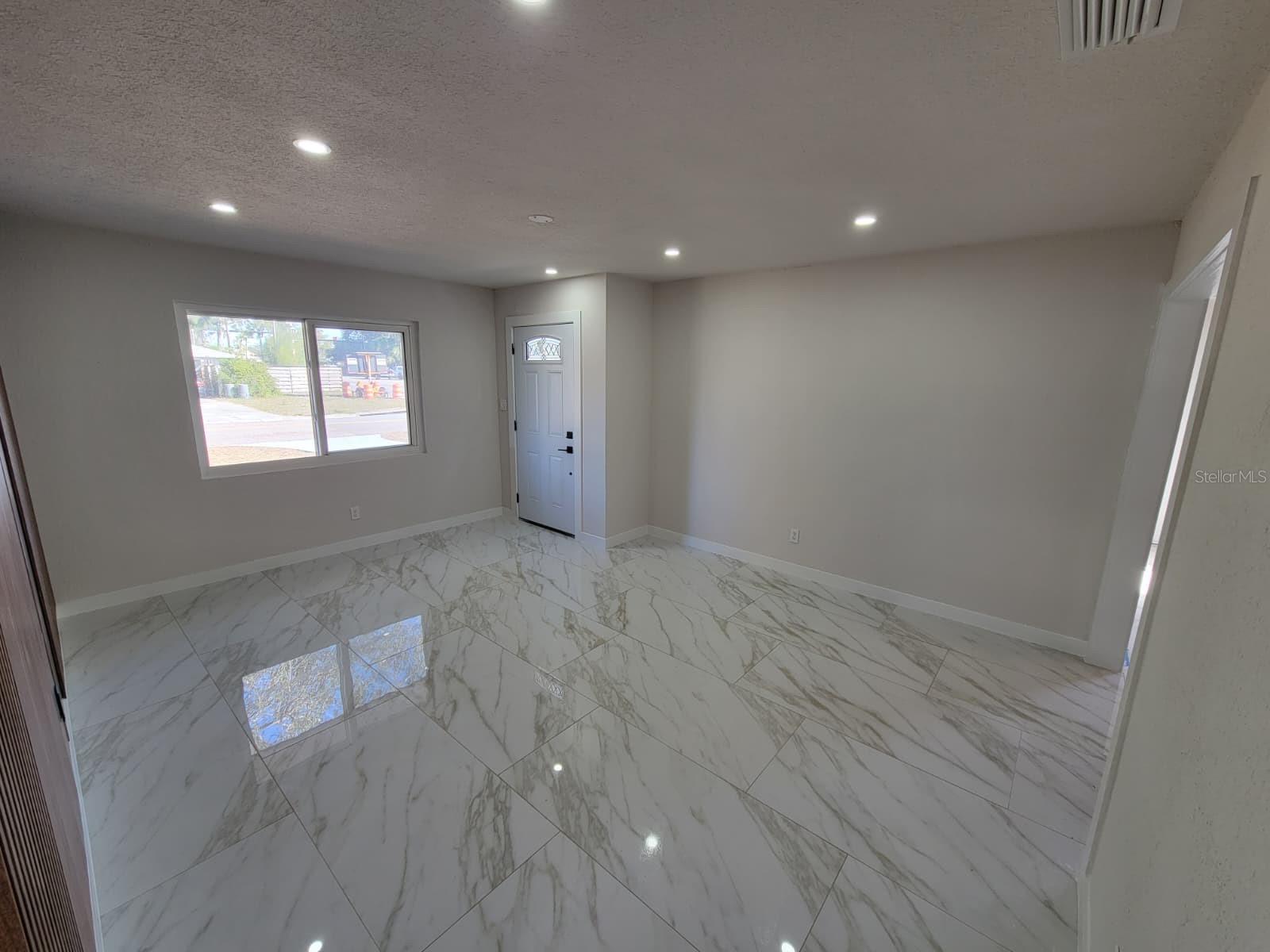 PAVER PARK ESTATES 1ST ADD - Residential Lease