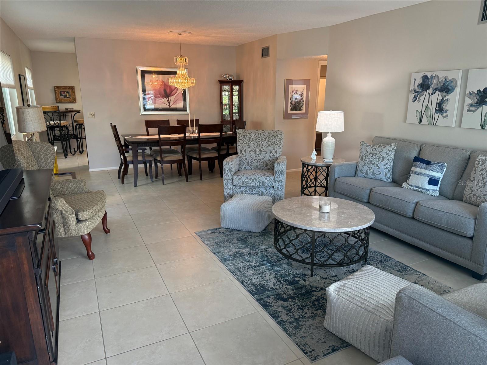 ON TOP OF THE WORLD - Residential