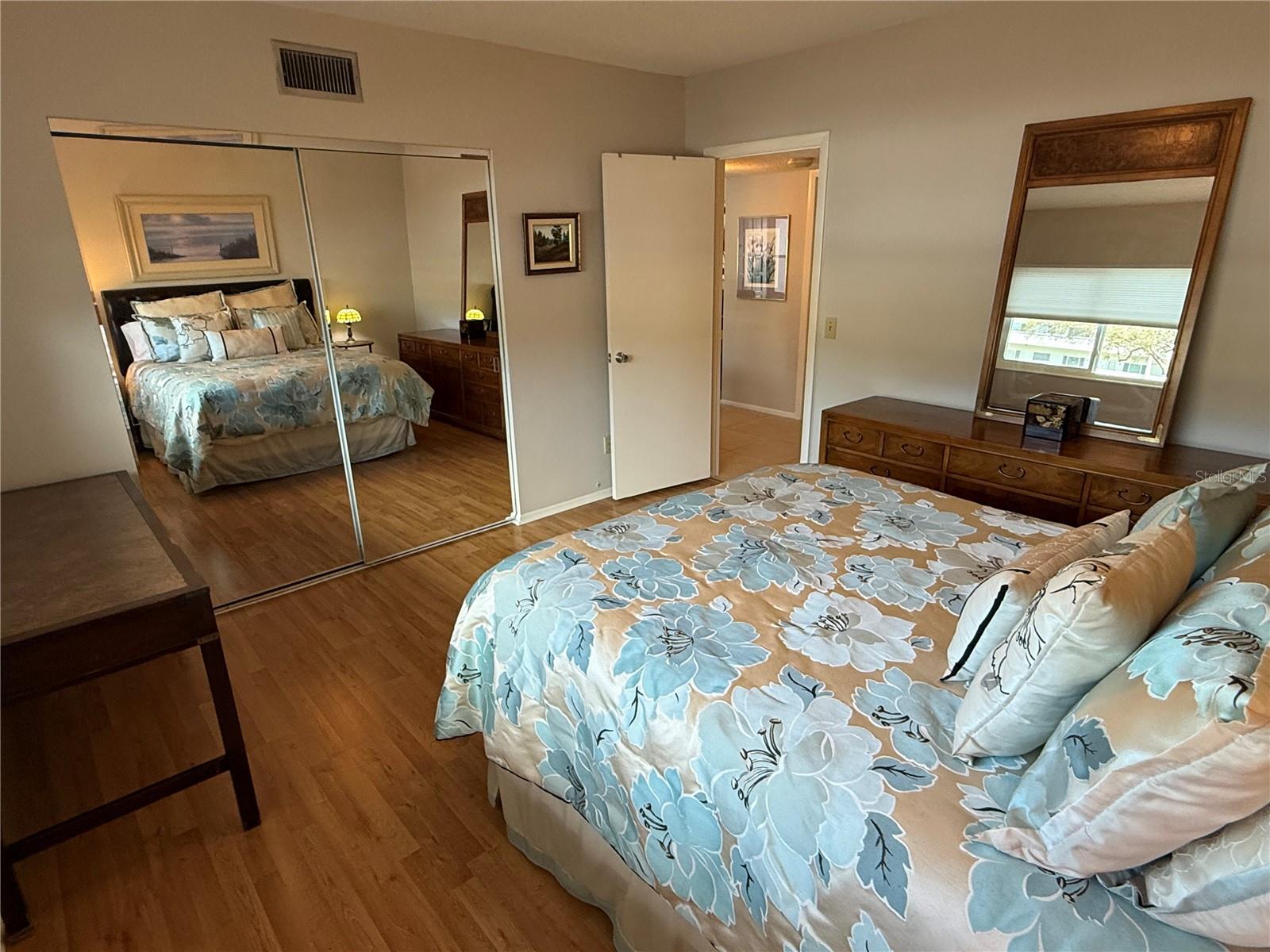 ON TOP OF THE WORLD - Residential