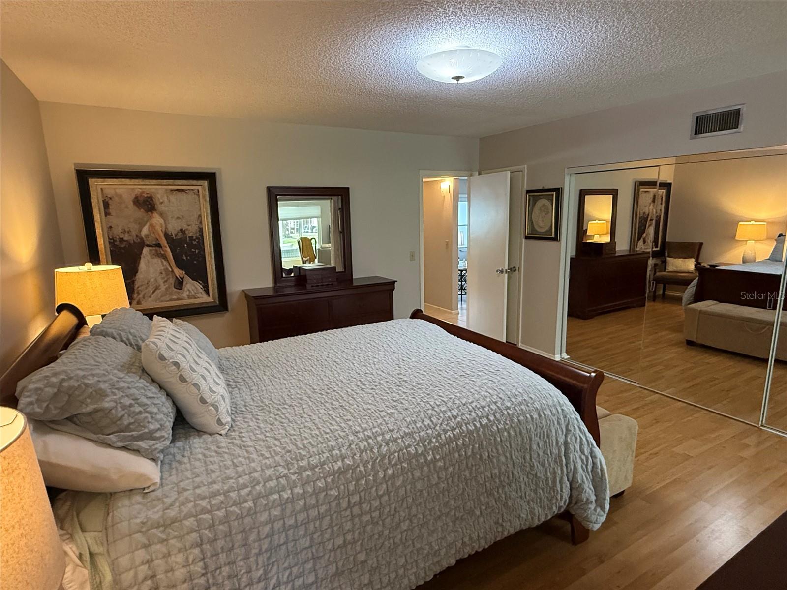 ON TOP OF THE WORLD - Residential