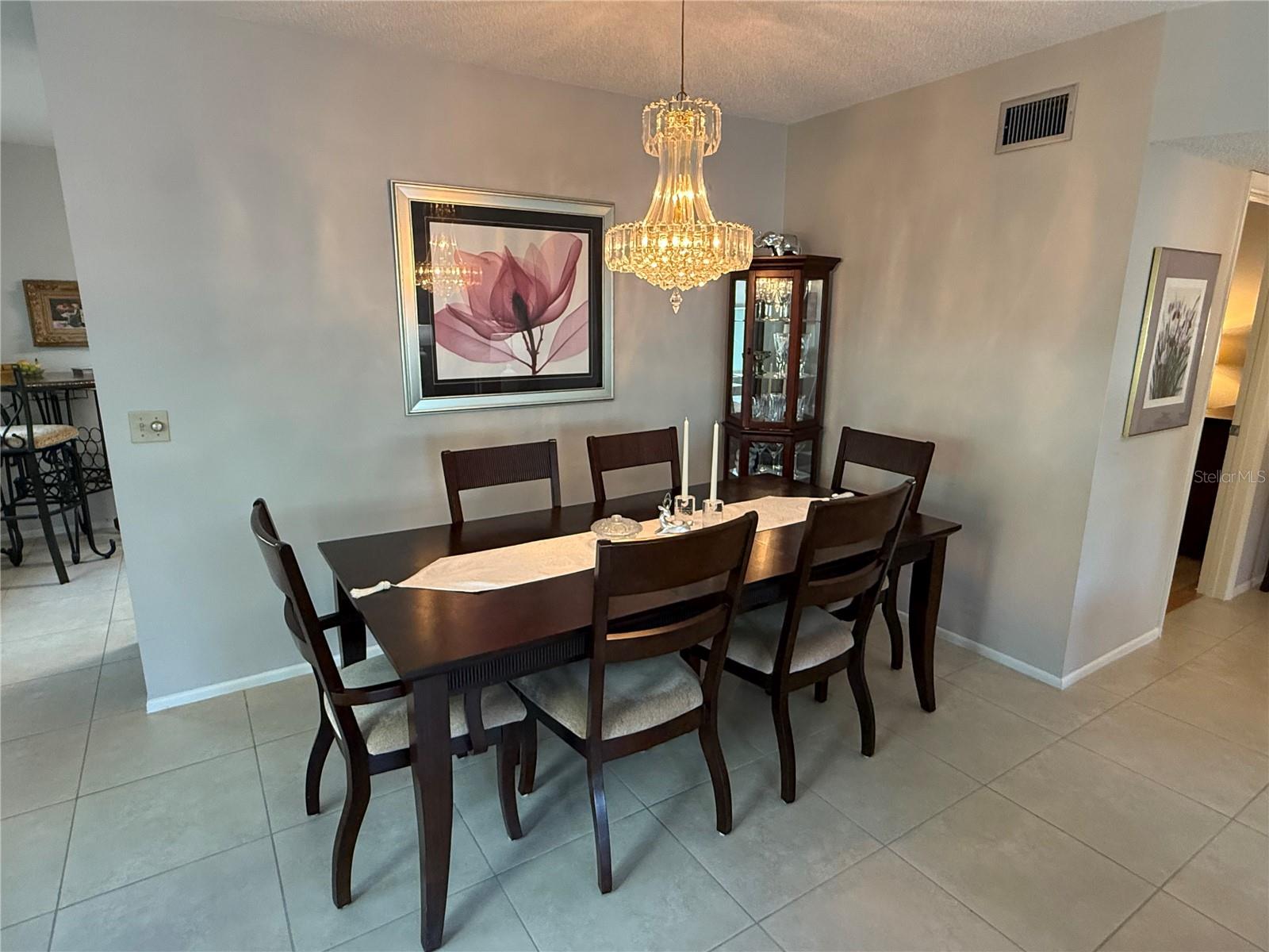 ON TOP OF THE WORLD - Residential