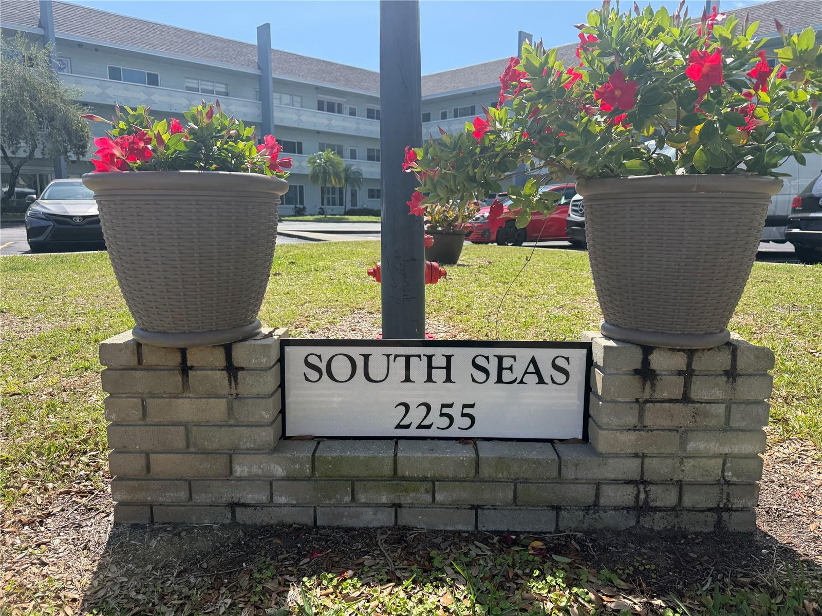 ON TOP OF THE WORLD - Residential