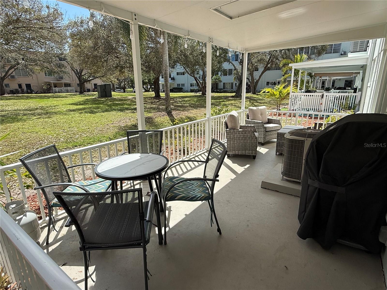 ON TOP OF THE WORLD - Residential