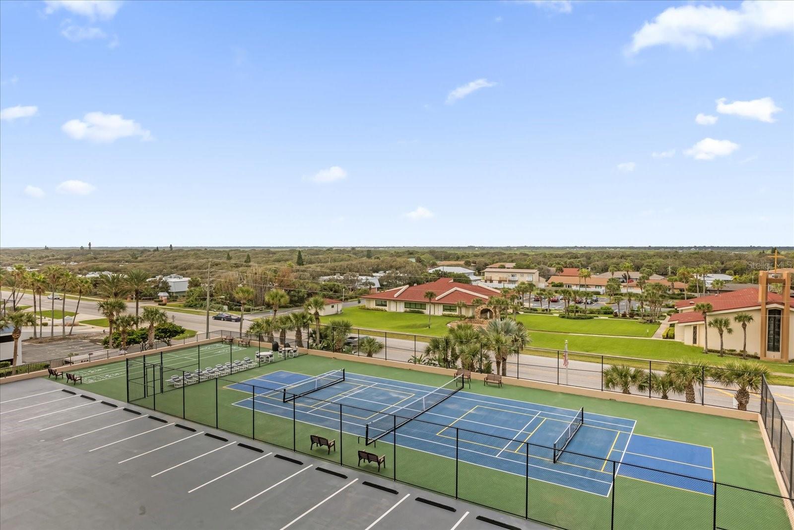 MOONTIDE CONDO - Residential