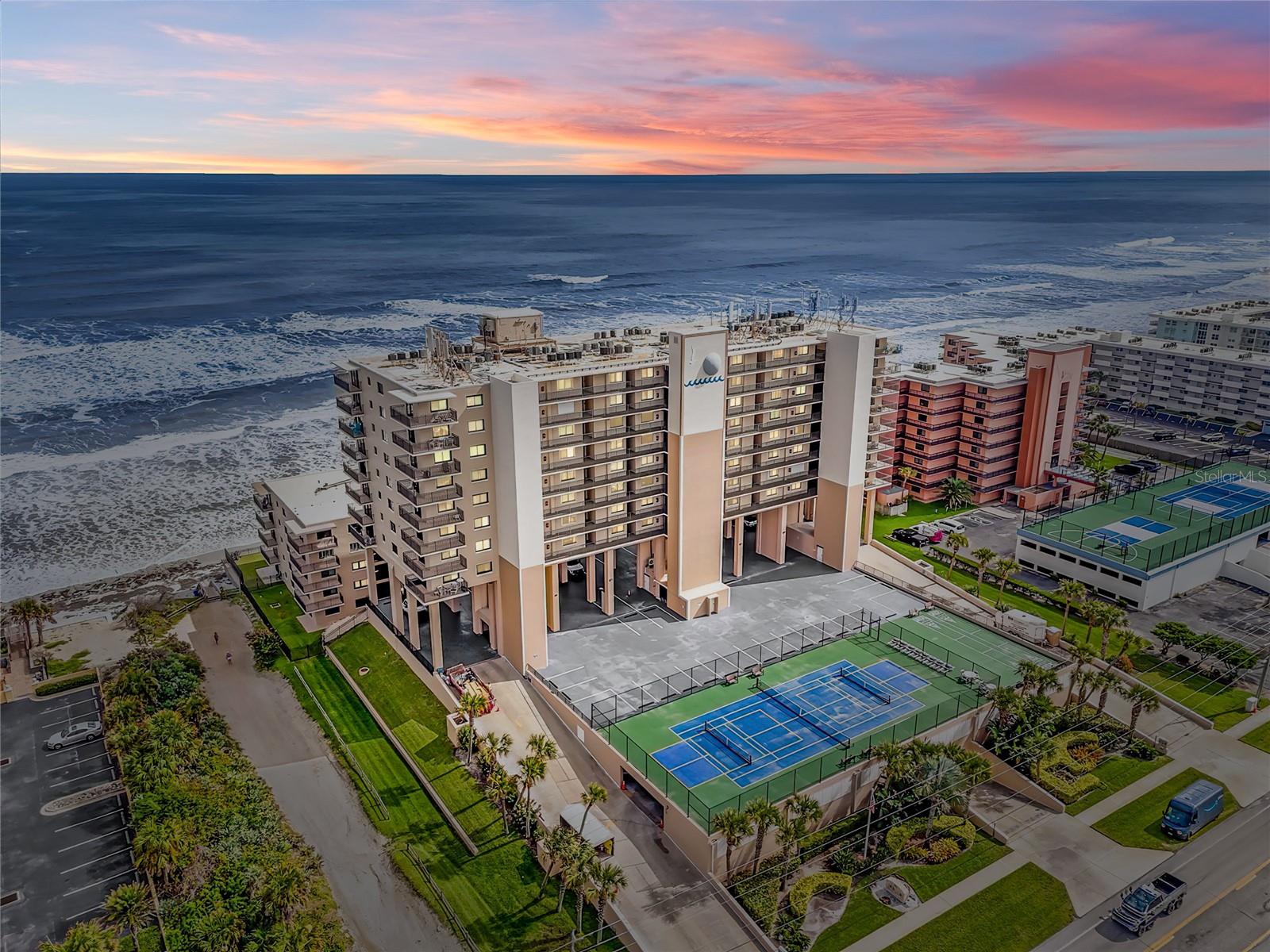 MOONTIDE CONDO - Residential